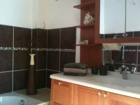 Maison Avec Jacuzzi Et Terrasse Sur Les Toits Brignon Eksteriør billede