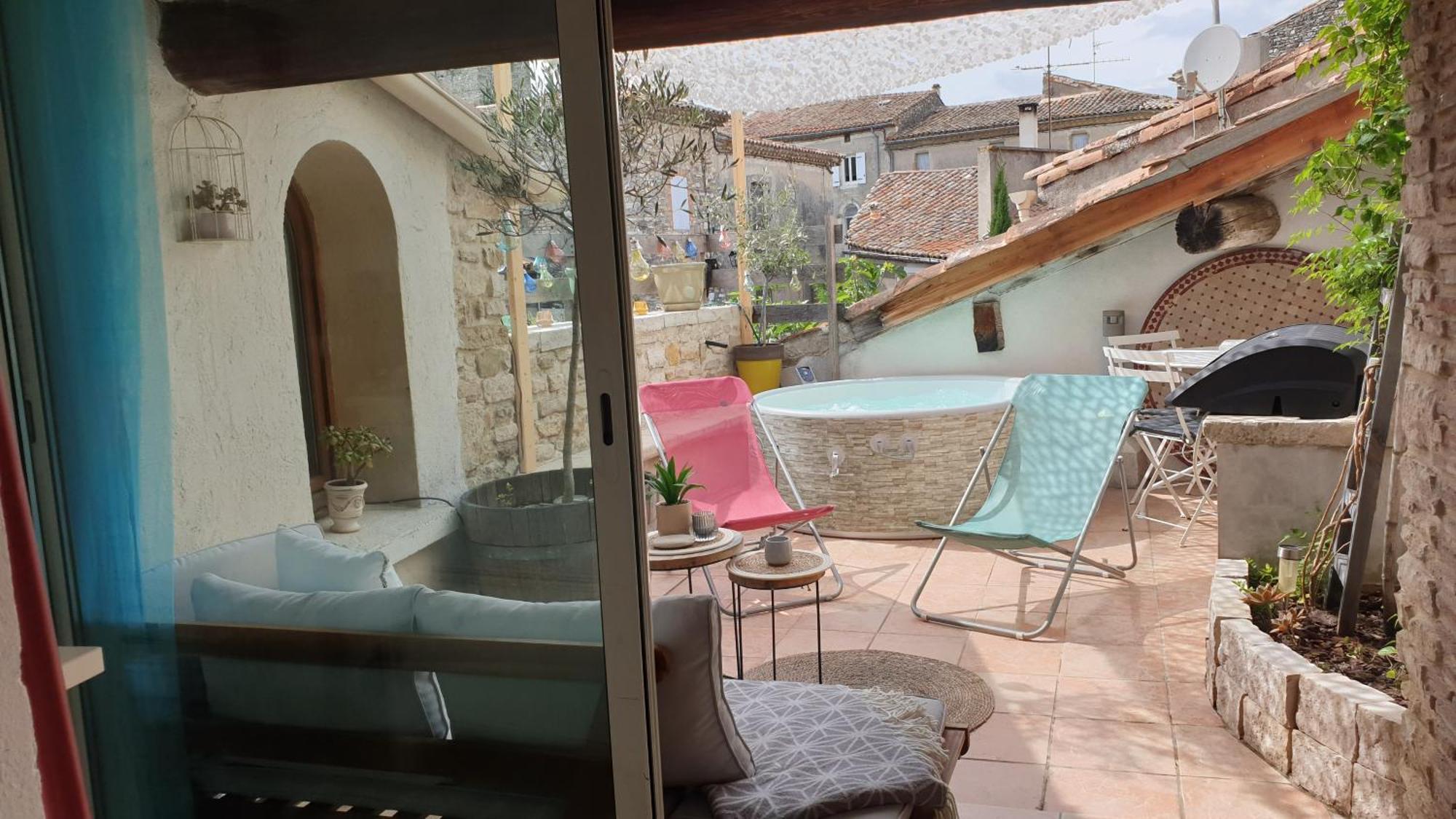 Maison Avec Jacuzzi Et Terrasse Sur Les Toits Brignon Eksteriør billede